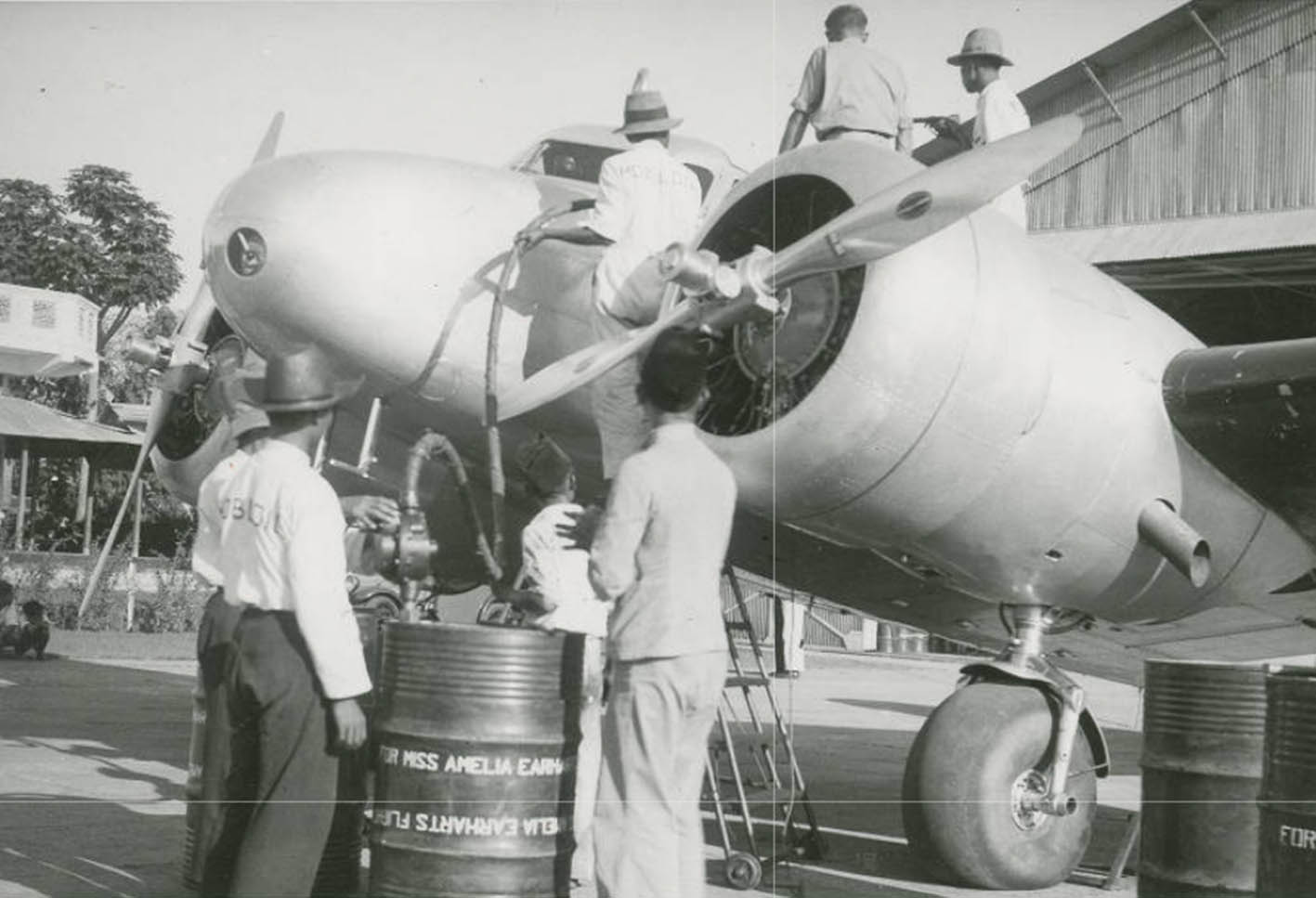 Foto Pesawat Amelia Earhart di Andir Bandung