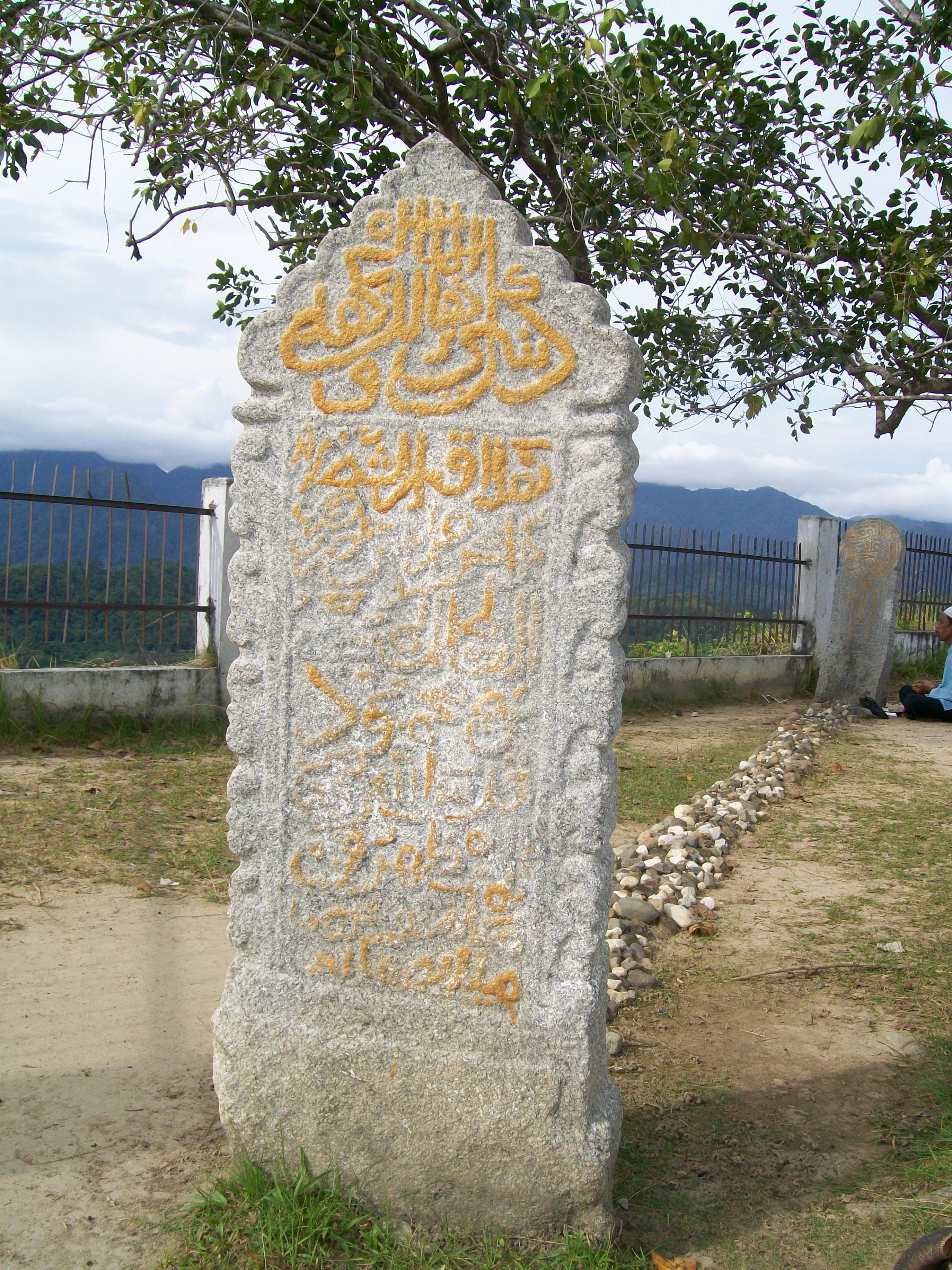 Makam Aulia Papan Tinggi Barus Sumatera