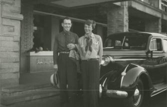 Amelia Earhart dan George P Putnam di Bandung / PURDUE UNIVERSITY LIBRARIES